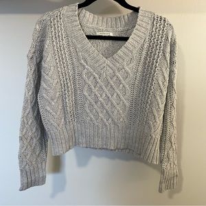 American Eagle gray cropped sweater.